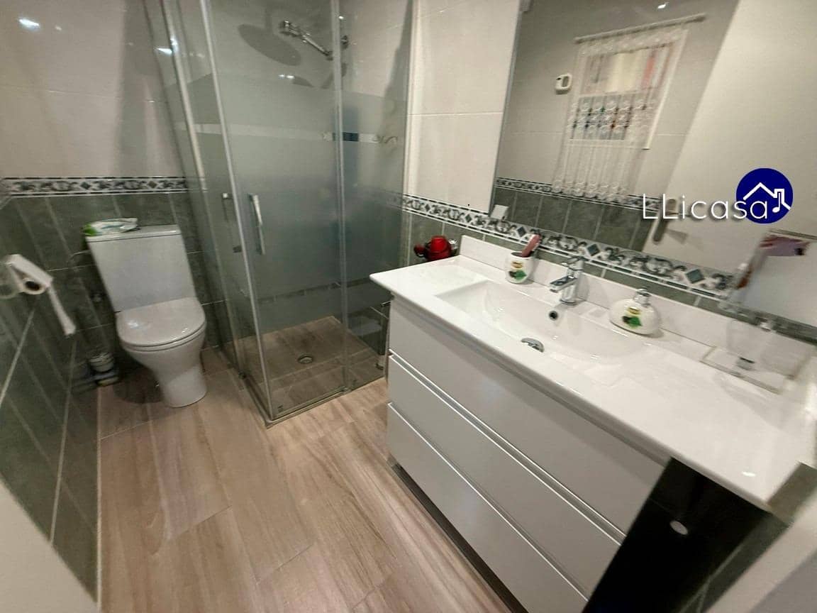 3 sypialnia Dom blizniak na sprzedaż w La Pobla de Vallbona z basenem - 385 000 € (Ref: 9303701)