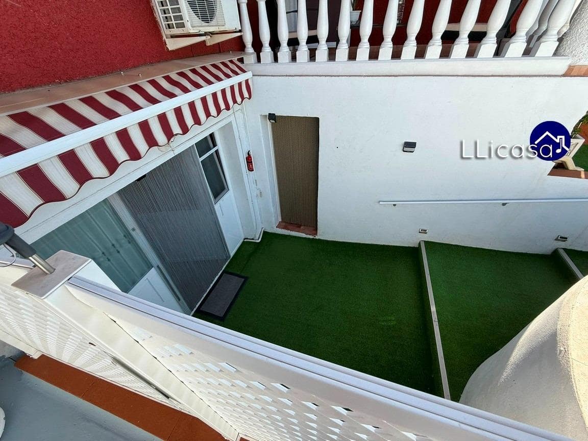 3 sypialnia Dom blizniak na sprzedaż w La Pobla de Vallbona z basenem - 385 000 € (Ref: 9303701)