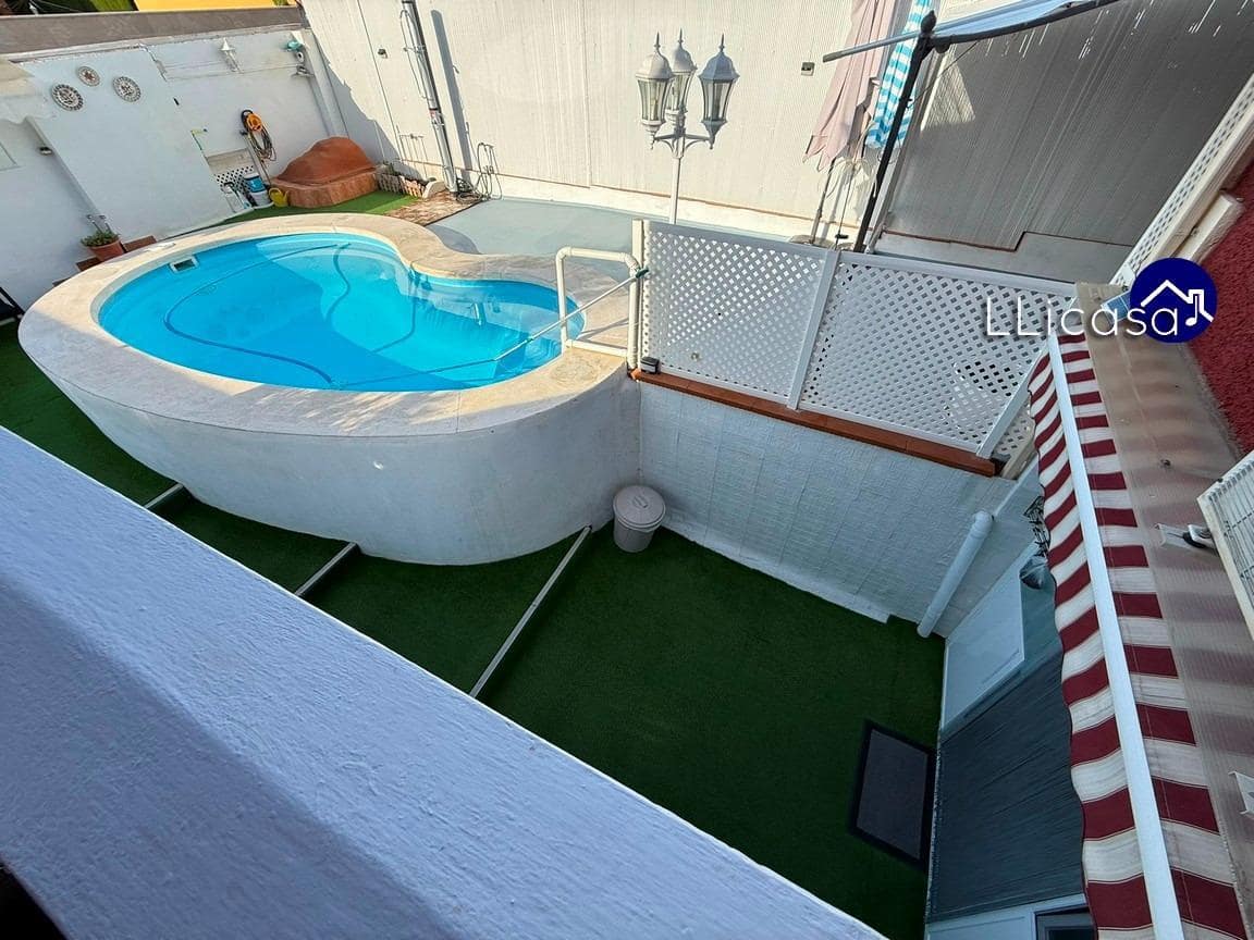 3 sypialnia Dom blizniak na sprzedaż w La Pobla de Vallbona z basenem - 385 000 € (Ref: 9303701)