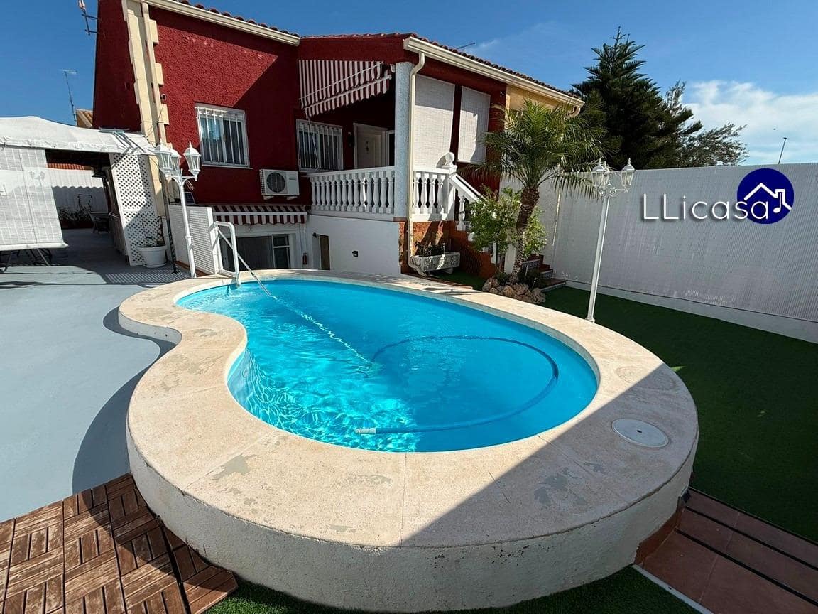 3 sypialnia Dom blizniak na sprzedaż w La Pobla de Vallbona z basenem - 385 000 € (Ref: 9303701)