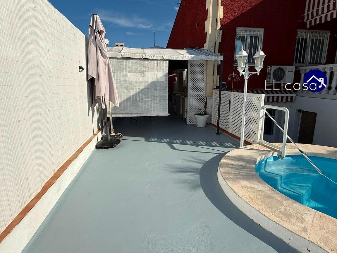 3 sypialnia Dom blizniak na sprzedaż w La Pobla de Vallbona z basenem - 385 000 € (Ref: 9303701)