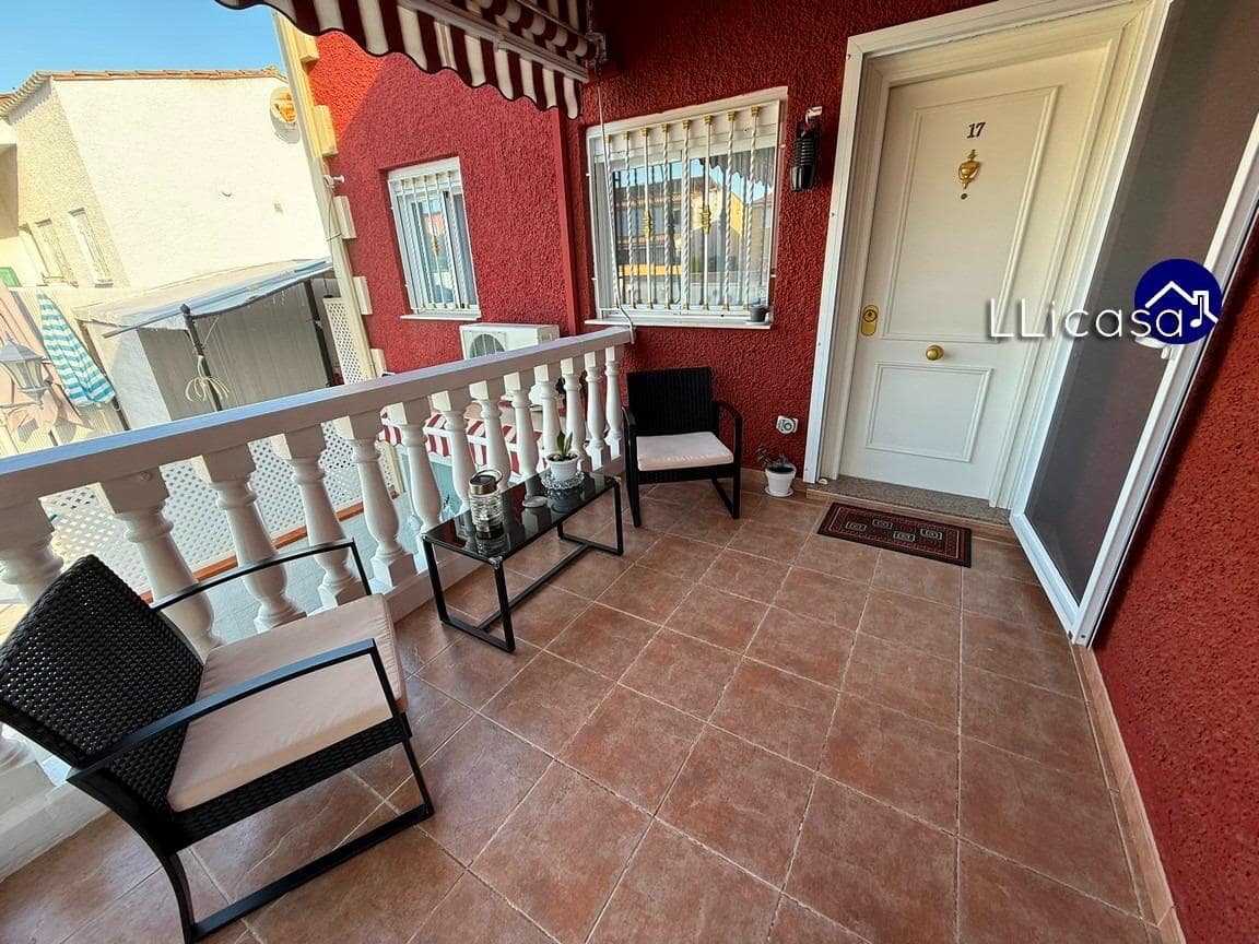 3 sypialnia Dom blizniak na sprzedaż w La Pobla de Vallbona z basenem - 385 000 € (Ref: 9303701)