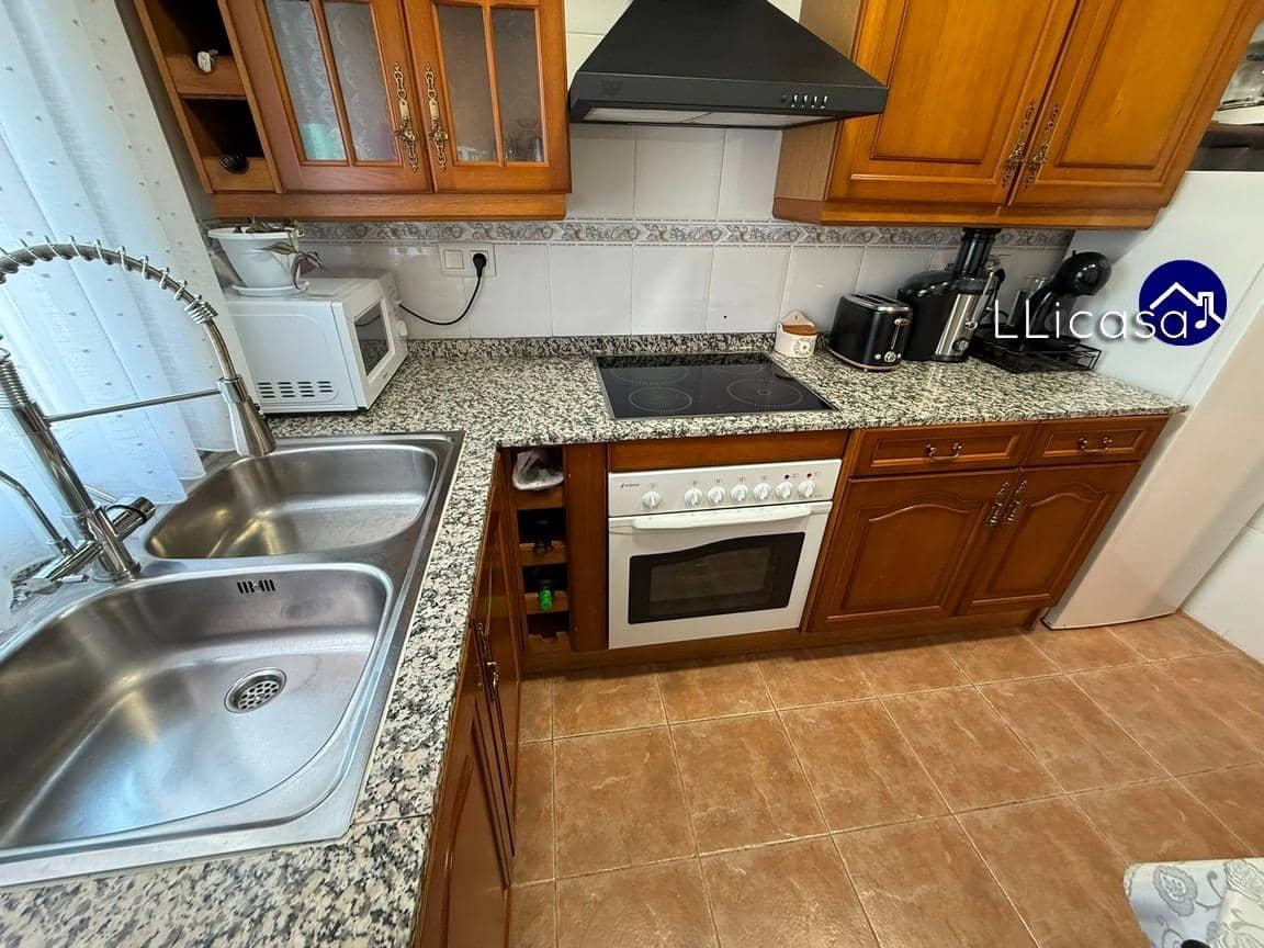 3 sypialnia Dom blizniak na sprzedaż w La Pobla de Vallbona z basenem - 385 000 € (Ref: 9303701)