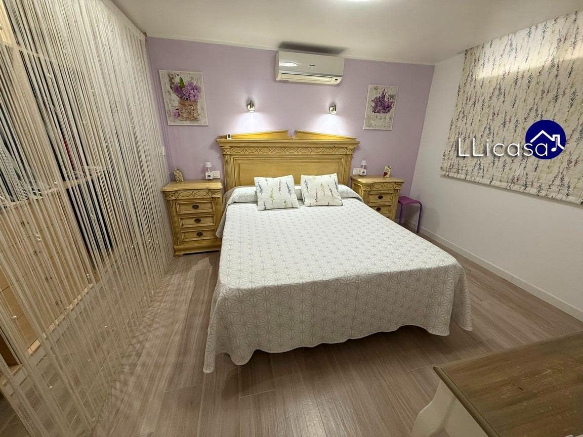 3 sypialnia Dom blizniak na sprzedaż w La Pobla de Vallbona z basenem - 385 000 € (Ref: 9303701)