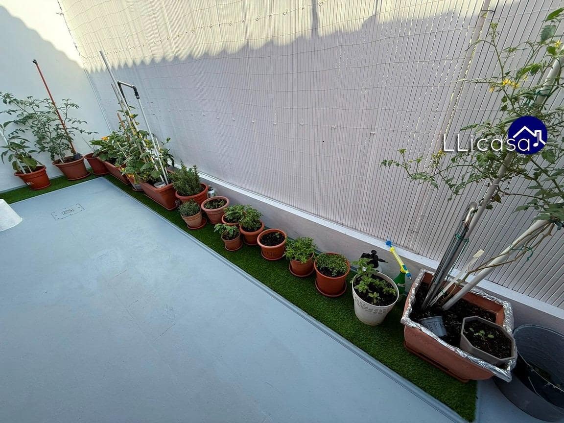 3 sypialnia Dom blizniak na sprzedaż w La Pobla de Vallbona z basenem - 385 000 € (Ref: 9303701)