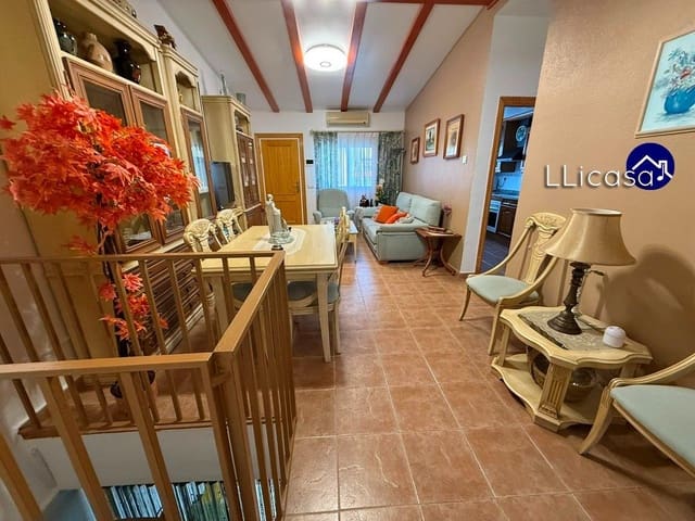 3 bedroom Semi-detached Villa for sale in La Pobla de Vallbona with pool - € 385,000 (Ref: 9303701)