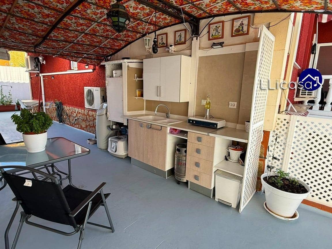 3 sypialnia Dom blizniak na sprzedaż w La Pobla de Vallbona z basenem - 385 000 € (Ref: 9303701)