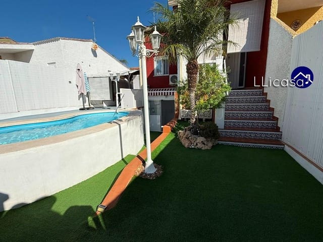 3 bedroom Semi-detached Villa for sale in La Pobla de Vallbona with pool - € 385,000 (Ref: 9303701)