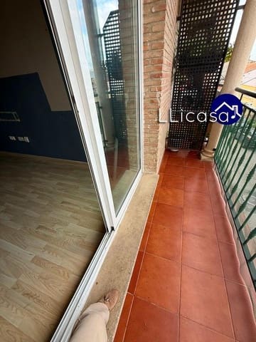 3 slaapkamer Flat te koop in La Pobla de Vallbona met garage - € 239.990 (Ref: 9383084)