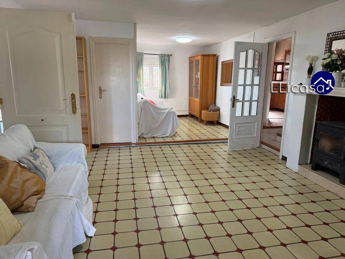 5 soveværelse Villa til salg i Lliria med swimmingpool - € 190.000 (Ref: 9406570)