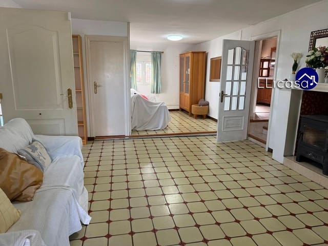 5 bedroom Villa for sale in Llíria with pool - € 190,000 (Ref: 9406570)