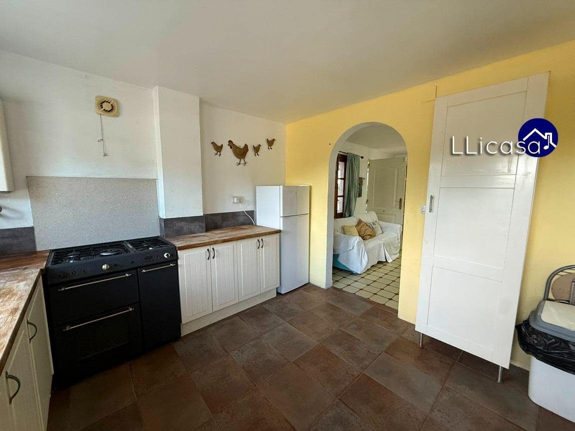 5 soveværelse Villa til salg i Lliria med swimmingpool - € 190.000 (Ref: 9406570)