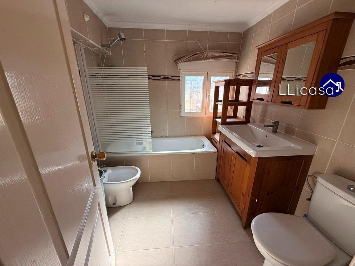 5 soveværelse Villa til salg i Lliria med swimmingpool - € 190.000 (Ref: 9406570)