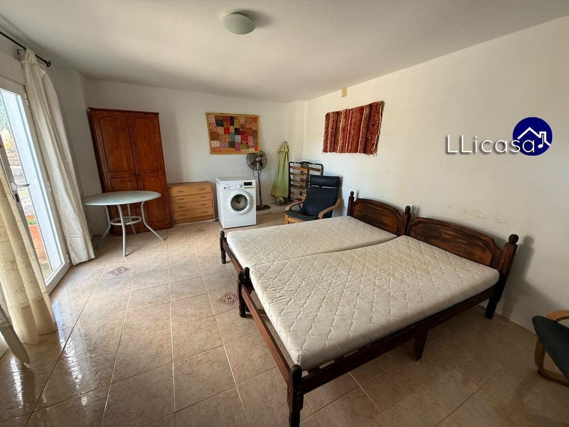 5 soveværelse Villa til salg i Lliria med swimmingpool - € 190.000 (Ref: 9406570)