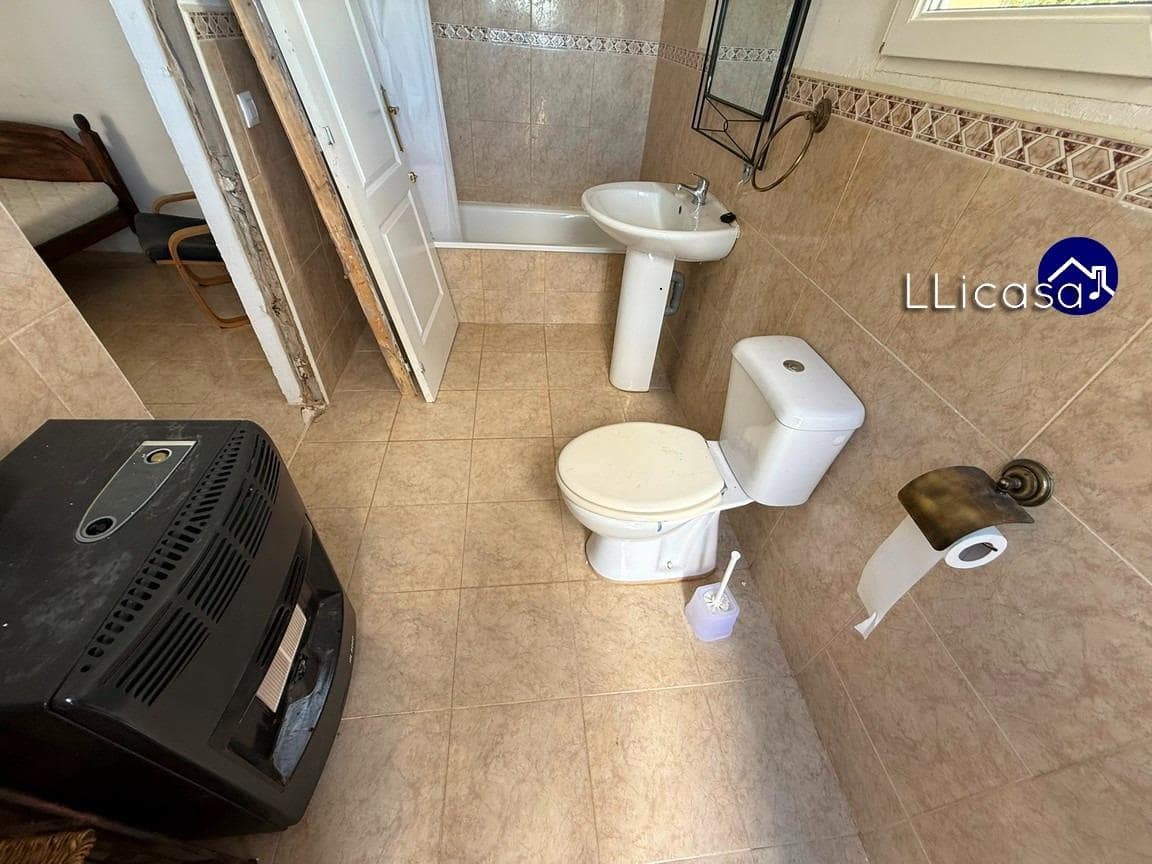 5 soveværelse Villa til salg i Lliria med swimmingpool - € 190.000 (Ref: 9406570)