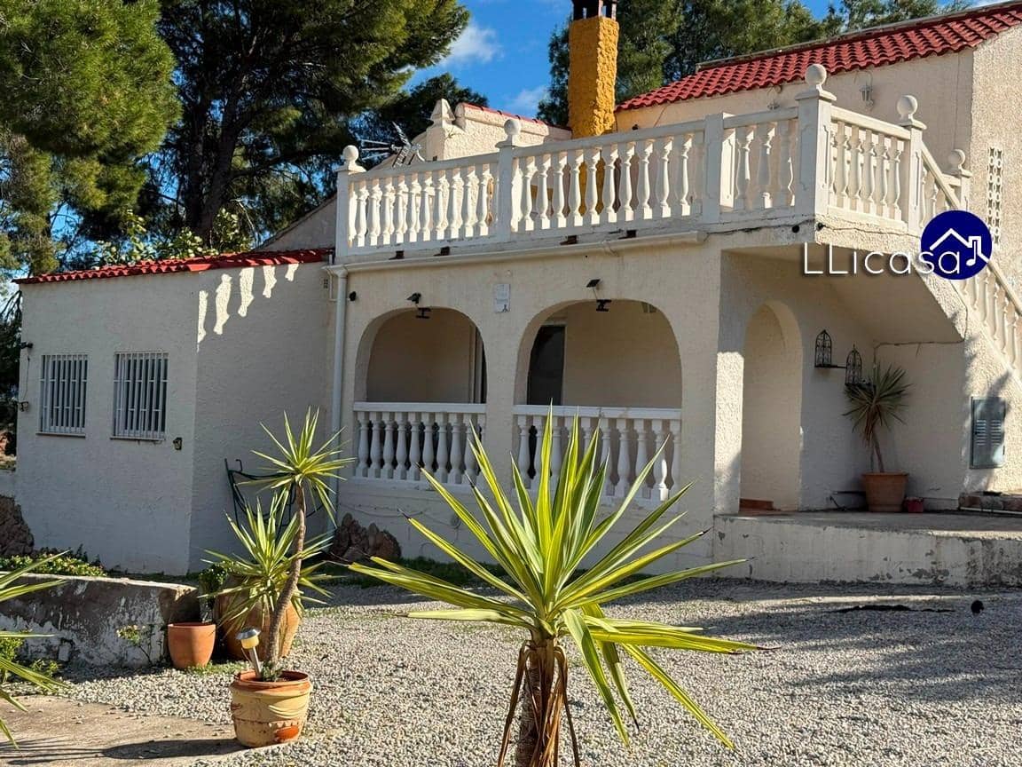5 soveværelse Villa til salg i Lliria med swimmingpool - € 190.000 (Ref: 9406570)
