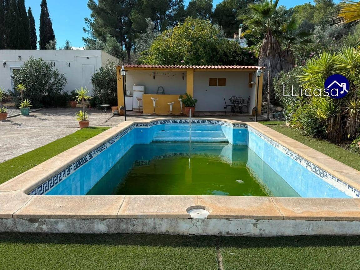 5 soveværelse Villa til salg i Lliria med swimmingpool - € 190.000 (Ref: 9406570)