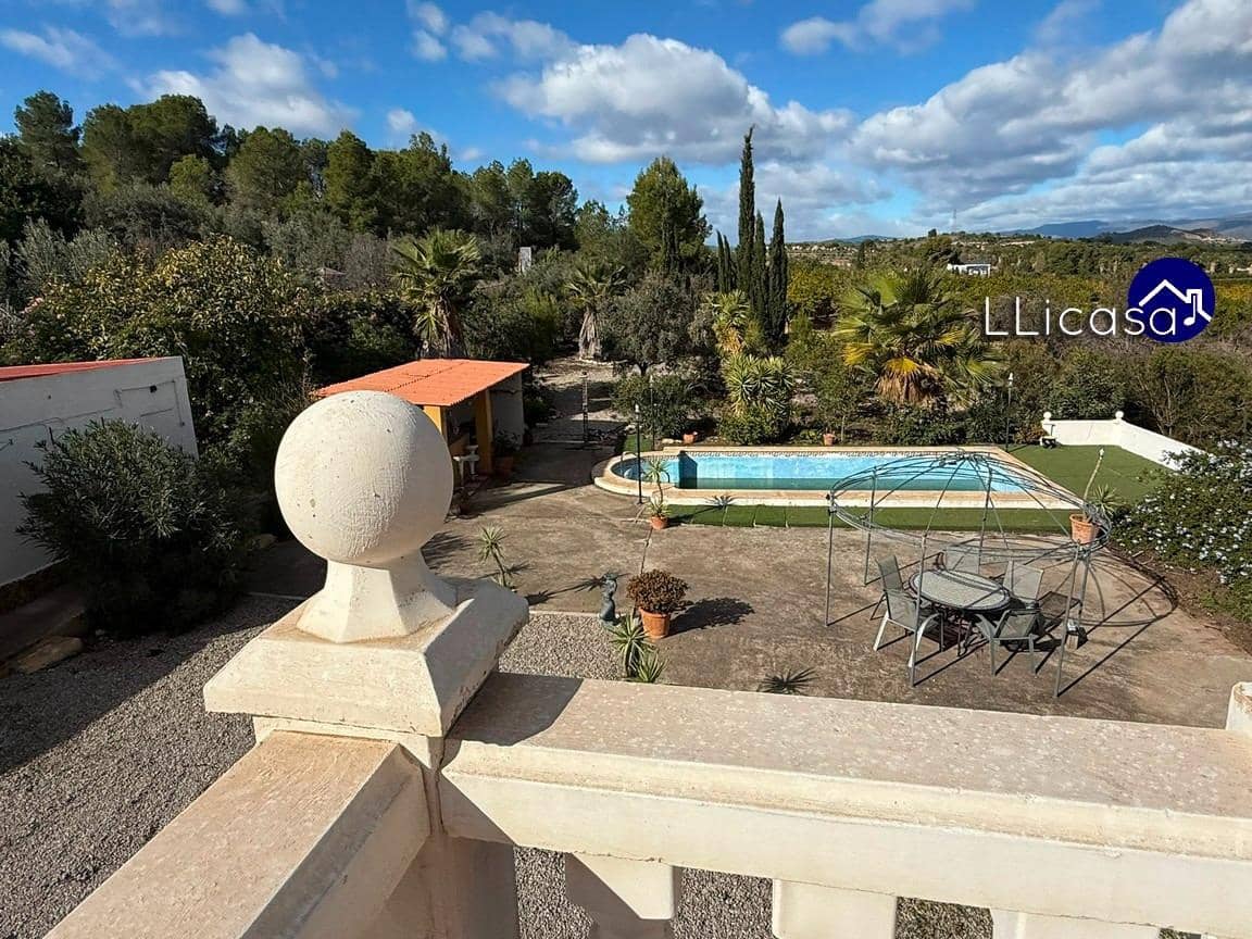 5 soveværelse Villa til salg i Lliria med swimmingpool - € 190.000 (Ref: 9406570)