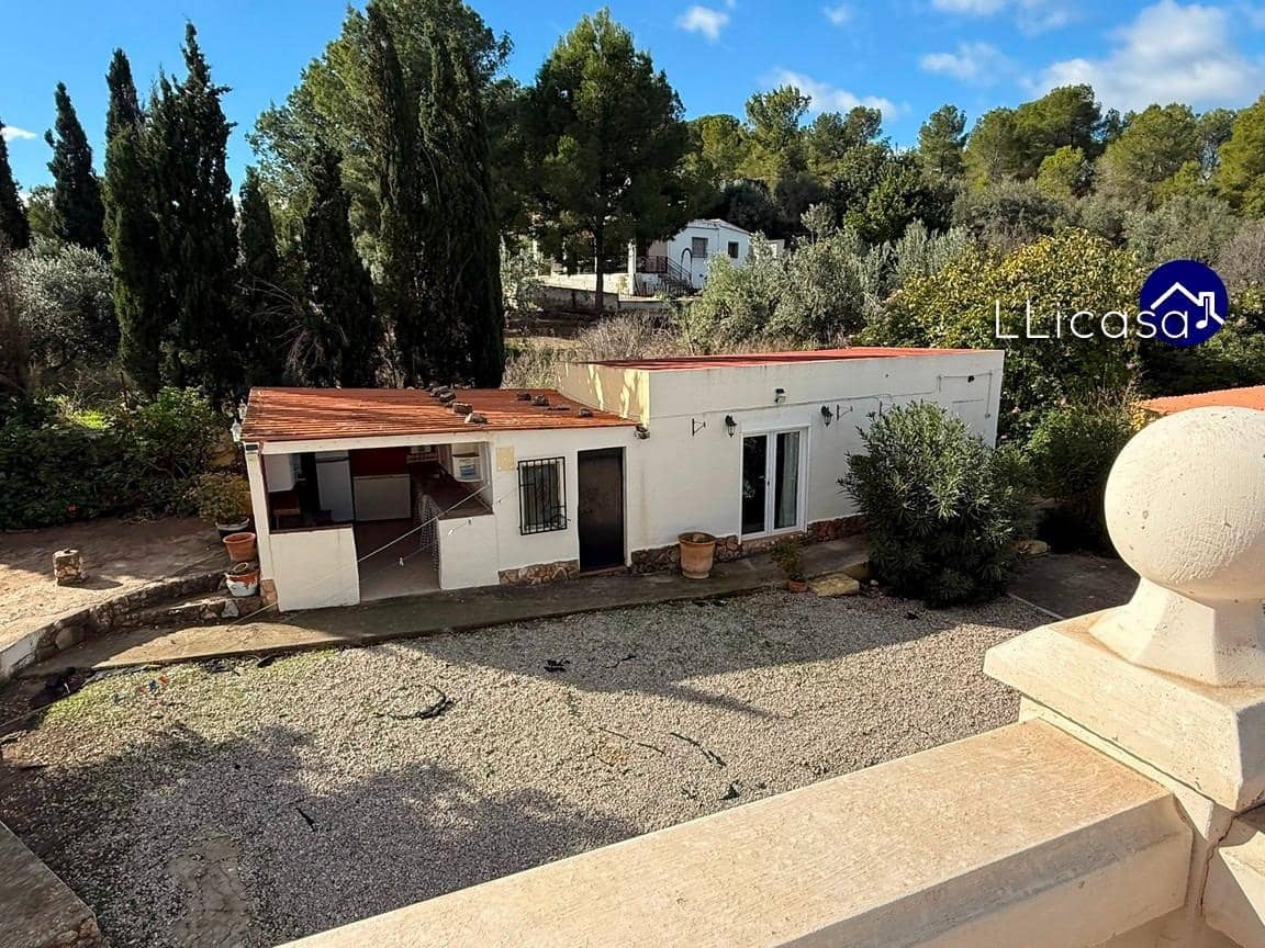 5 soveværelse Villa til salg i Lliria med swimmingpool - € 190.000 (Ref: 9406570)
