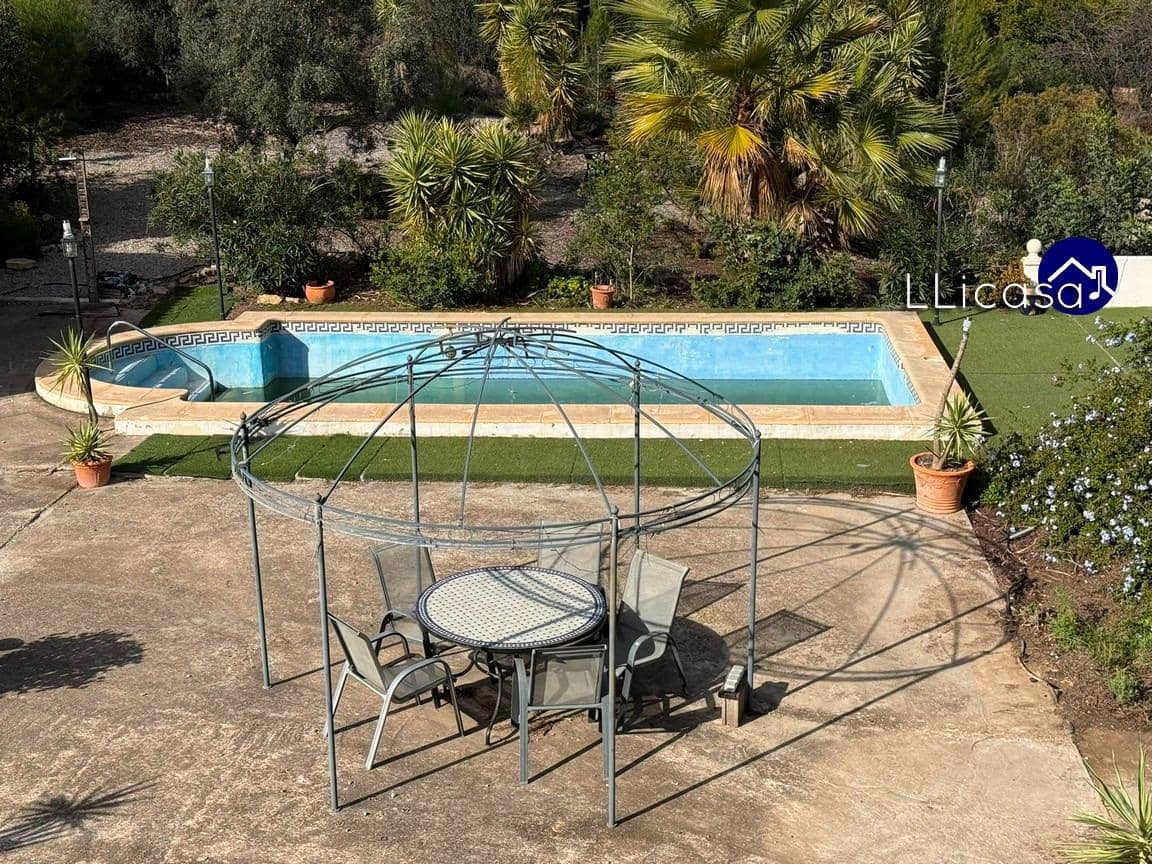 5 soveværelse Villa til salg i Lliria med swimmingpool - € 190.000 (Ref: 9406570)