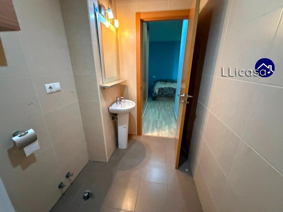 3 soveværelse Lejlighed til leje i La Pobla de Vallbona med garage - € 800 (Ref: 9565391)