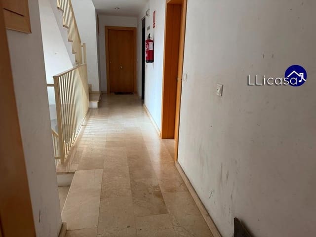 3 soveværelse Lejlighed til leje i La Pobla de Vallbona med garage - € 800 (Ref: 9565391)