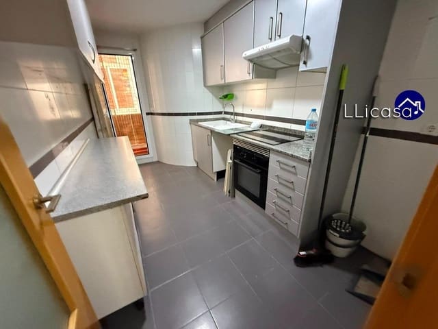 3 soveværelse Lejlighed til leje i La Pobla de Vallbona med garage - € 800 (Ref: 9565391)