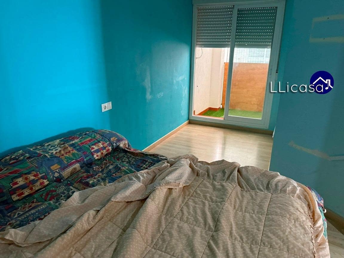 3 soveværelse Lejlighed til leje i La Pobla de Vallbona med garage - € 800 (Ref: 9565391)