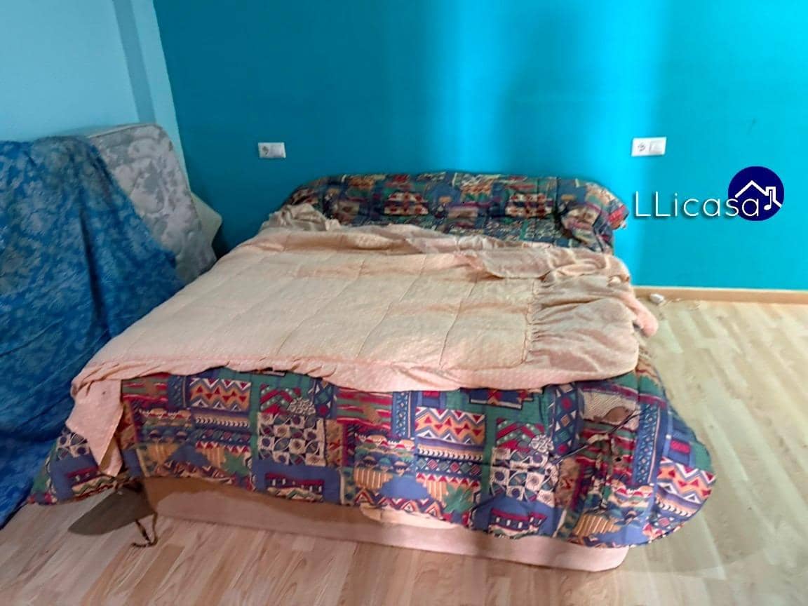 3 soveværelse Lejlighed til leje i La Pobla de Vallbona med garage - € 800 (Ref: 9565391)