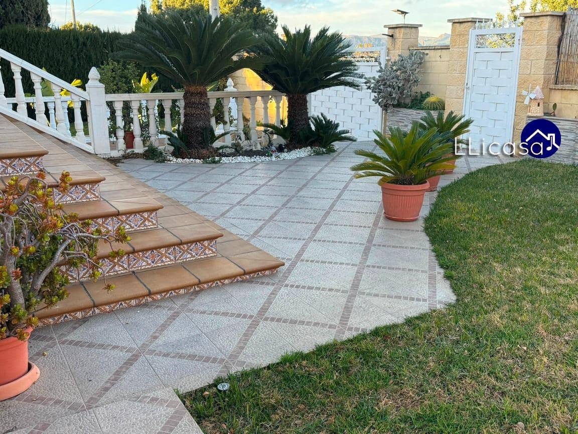 5 sypialnia Willa na sprzedaż w Lliria z garażem - 369 990 € (Ref: 9601204)