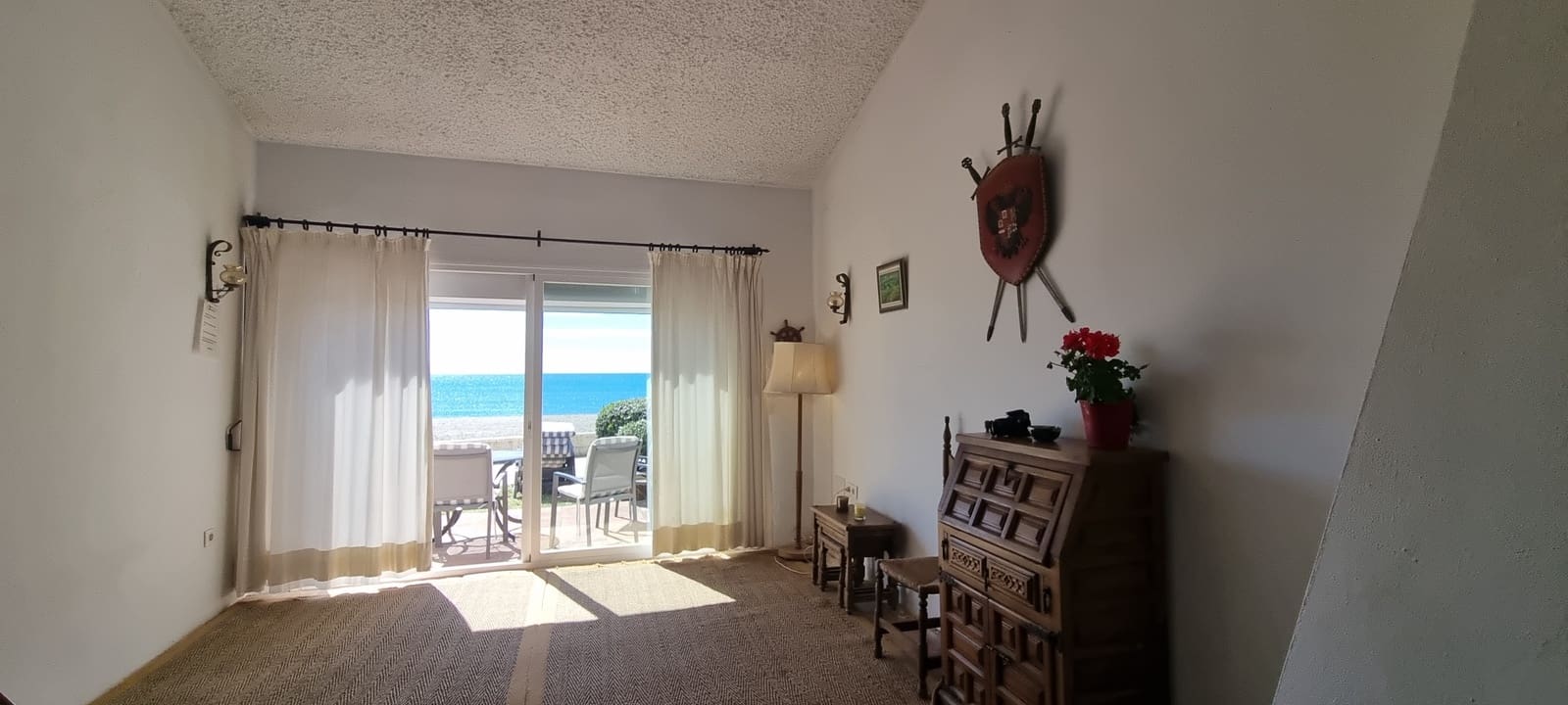 2 soverom Rekkehus til salgs i Estepona med svømmebasseng garasje - € 580 000 (Ref: 9867384)
