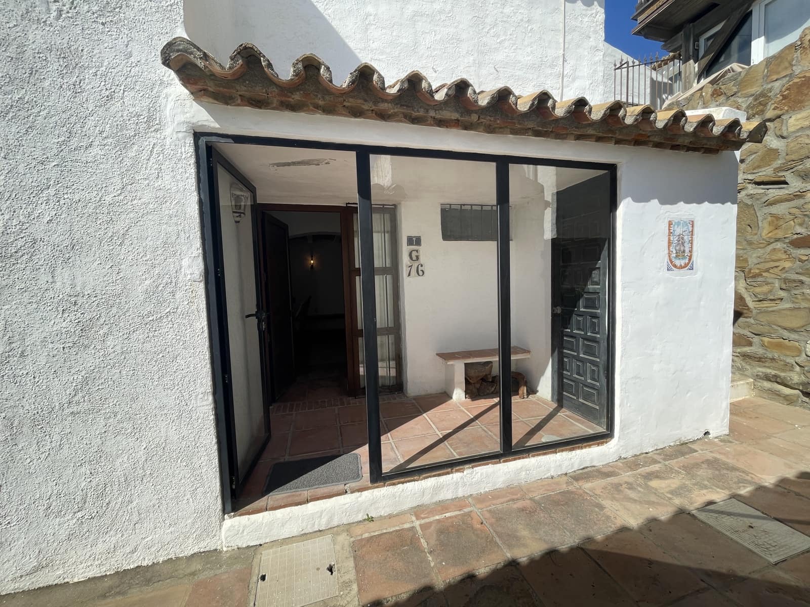 2 soverom Rekkehus til salgs i Estepona med svømmebasseng garasje - € 580 000 (Ref: 9867384)