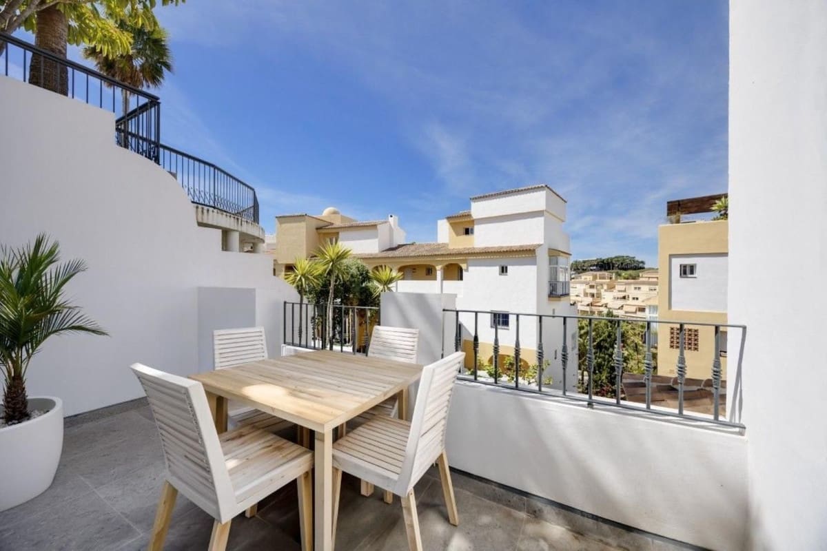 3 slaapkamer Appartement te koop in Torrequebrada met zwembad garage - € 319.000 (Ref: 10000610)