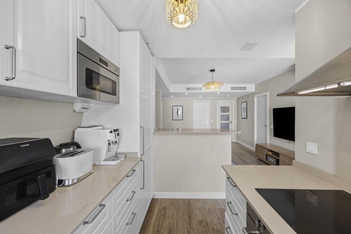 3 slaapkamer Appartement te koop in Torrequebrada met zwembad garage - € 319.000 (Ref: 10000610)