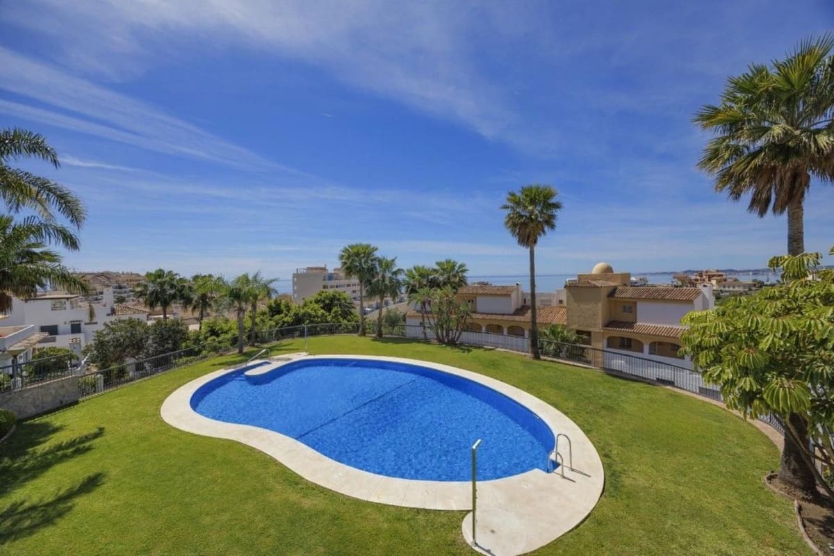 3 slaapkamer Appartement te koop in Torrequebrada met zwembad garage - € 319.000 (Ref: 10000610)