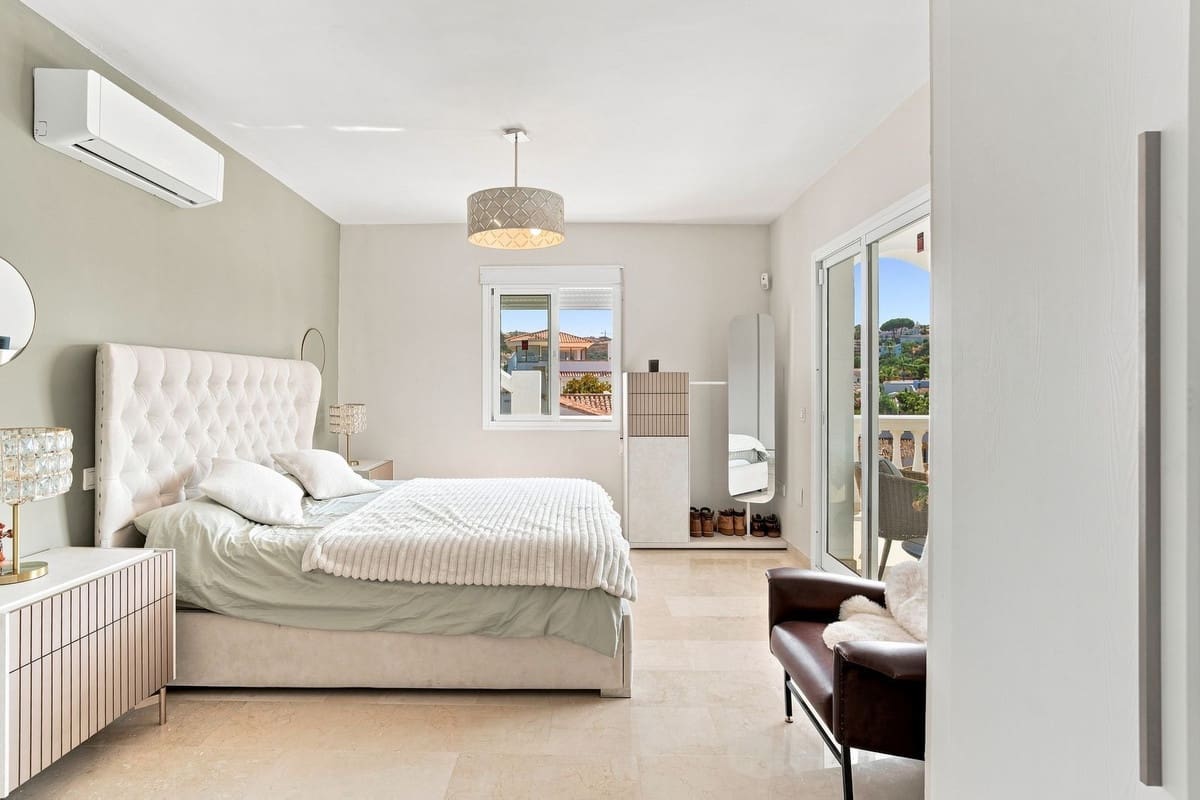 6 slaapkamer Villa te koop in Mijas Costa met zwembad garage - € 1.095.000 (Ref: 10000611)