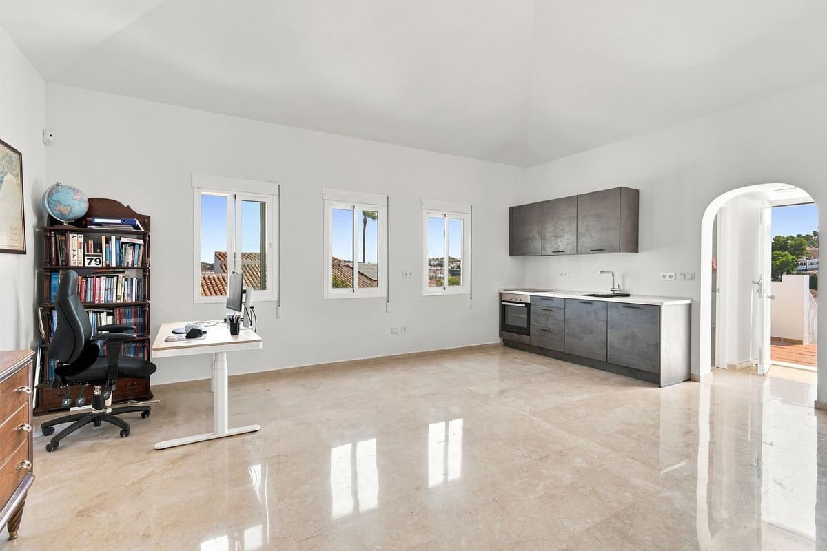 6 slaapkamer Villa te koop in Mijas Costa met zwembad garage - € 1.095.000 (Ref: 10000611)