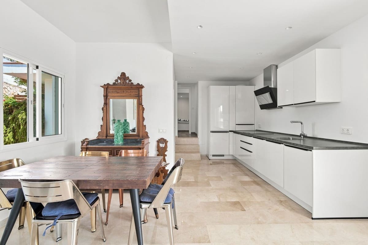 6 slaapkamer Villa te koop in Mijas Costa met zwembad garage - € 1.095.000 (Ref: 10000611)