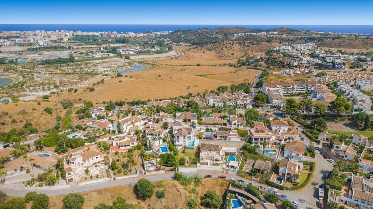 6 slaapkamer Villa te koop in Mijas Costa met zwembad garage - € 1.095.000 (Ref: 10000611)