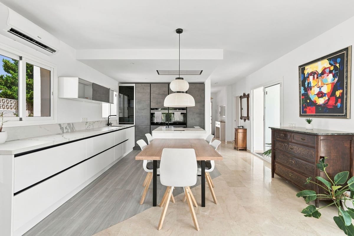 6 slaapkamer Villa te koop in Mijas Costa met zwembad garage - € 1.095.000 (Ref: 10000611)