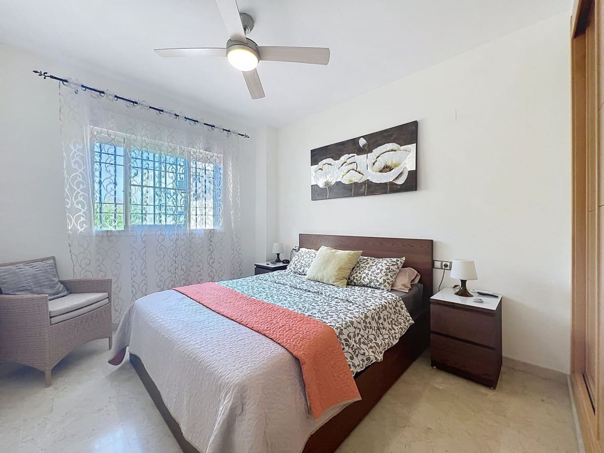 2 slaapkamer Appartement te koop in La Duquesa / Puerto de la Duquesa met zwembad garage - € 329.000 (Ref: 10001008)