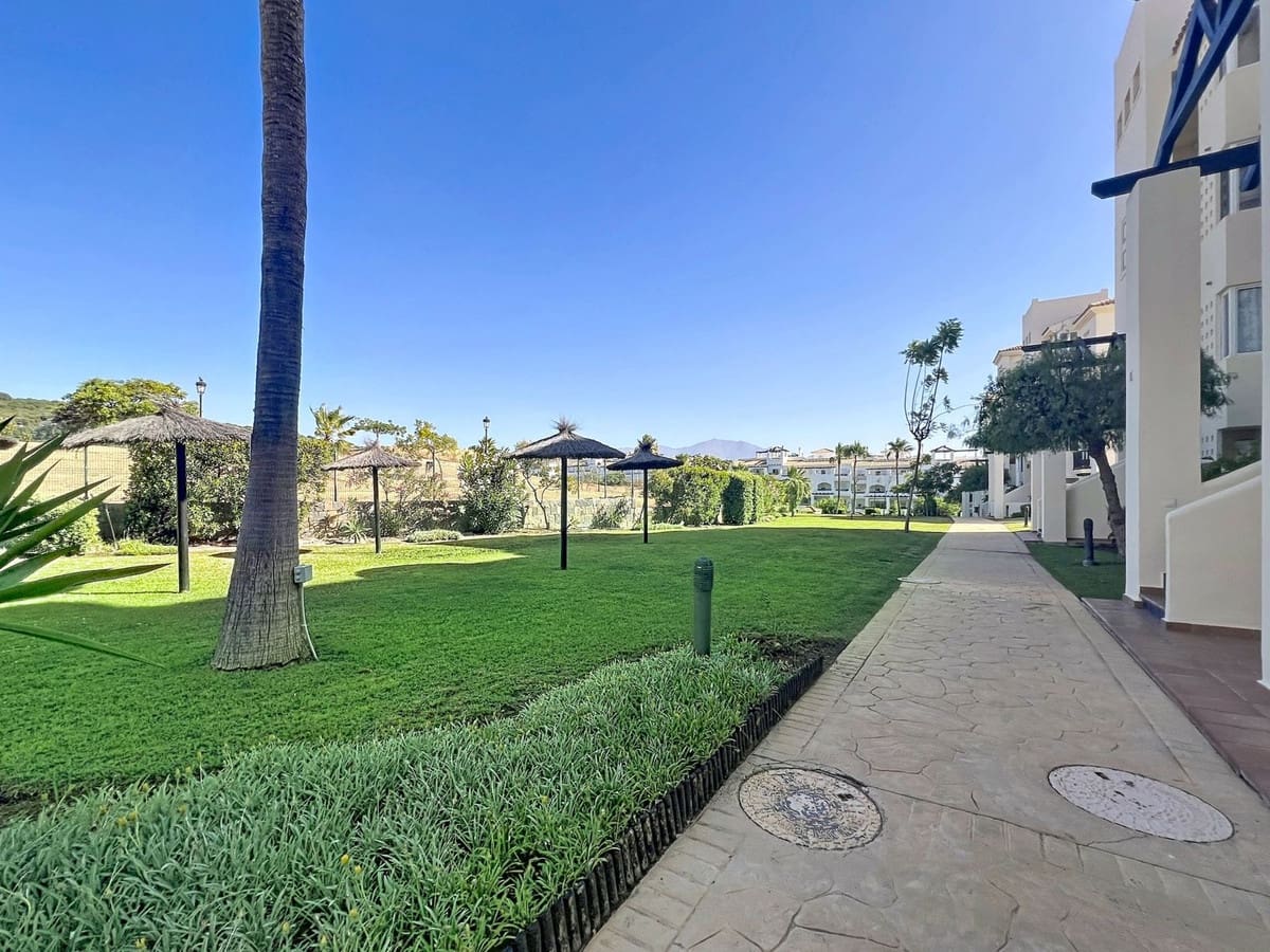 2 slaapkamer Appartement te koop in La Duquesa / Puerto de la Duquesa met zwembad garage - € 329.000 (Ref: 10001008)