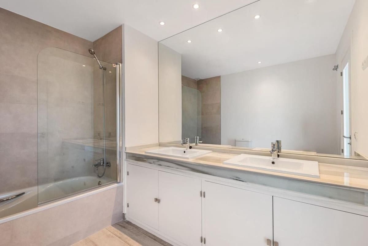 3 quarto Casa em Banda para venda em La Mairena com piscina garagem - 595 000 € (Ref: 10001009)