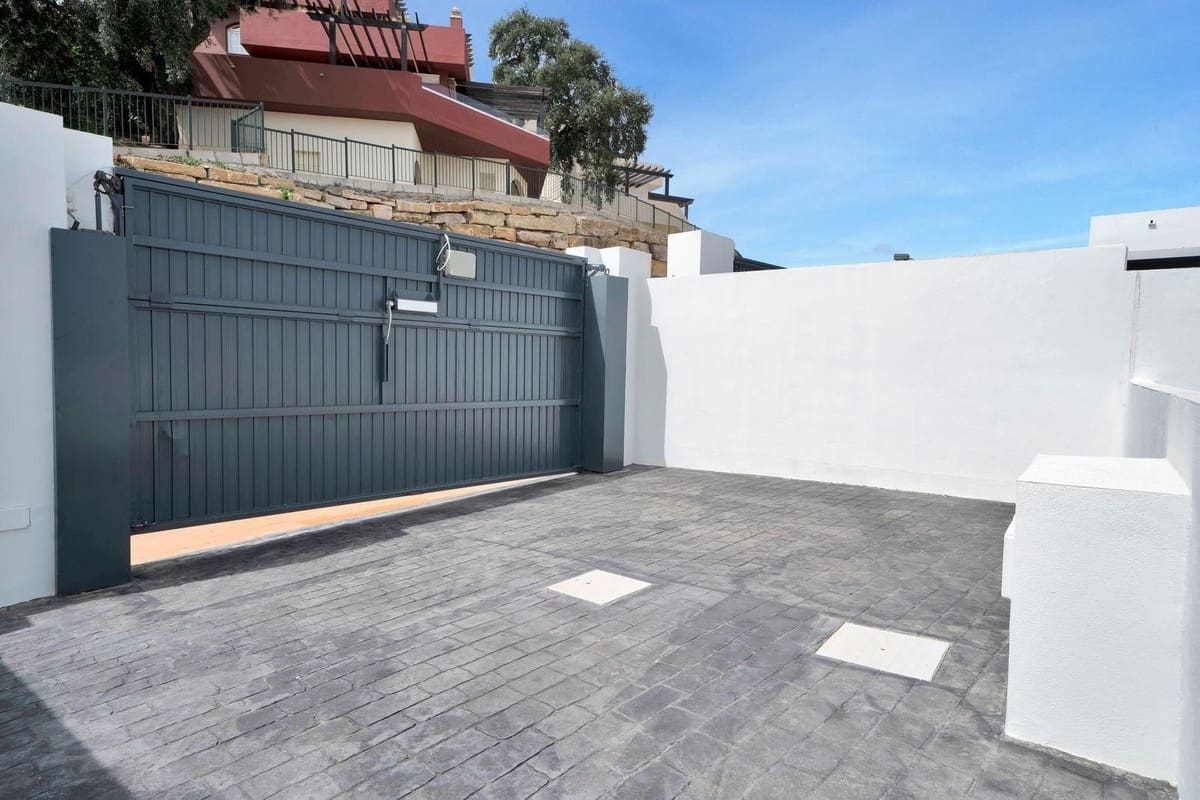 3 quarto Casa em Banda para venda em La Mairena com piscina garagem - 595 000 € (Ref: 10001009)