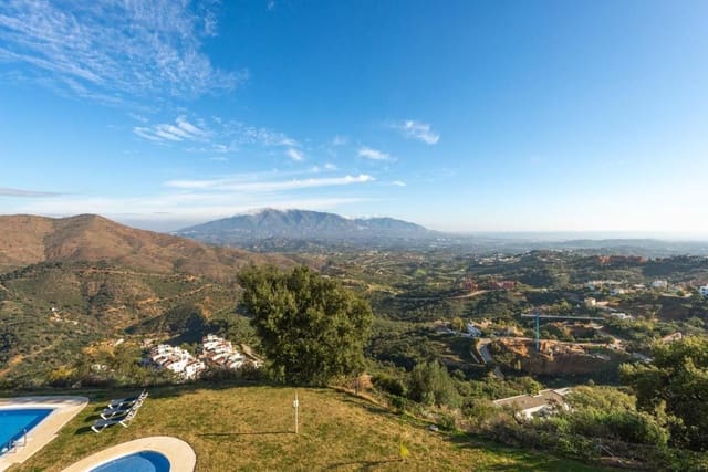 3 quarto Casa em Banda para venda em La Mairena, Ojen com piscina garagem - 595 000 € (Ref: 10001009)