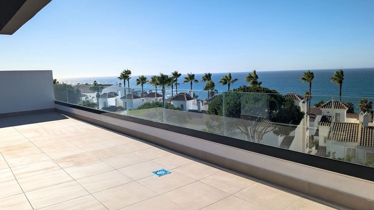 3 bedroom Penthouse for sale in Mijas Costa with pool garage - € 950,000 (Ref: 10001010)