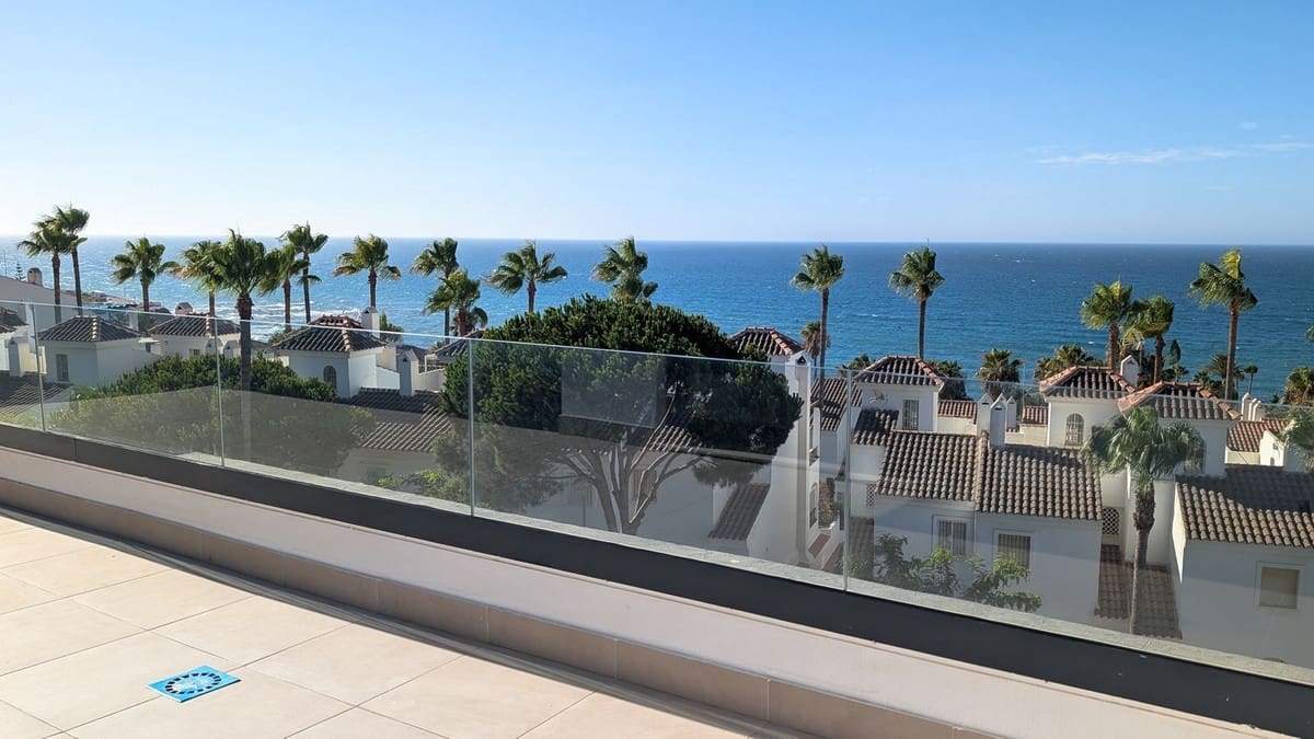 3 bedroom Penthouse for sale in Mijas Costa with pool garage - € 950,000 (Ref: 10001010)
