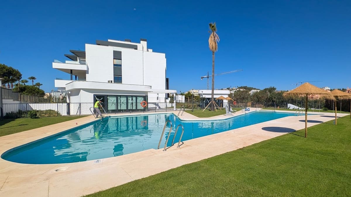 3 bedroom Penthouse for sale in Mijas Costa with pool garage - € 950,000 (Ref: 10001010)