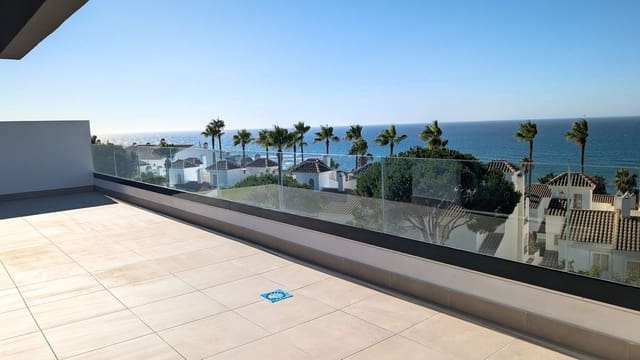 3 sypialnia Penthouse na sprzedaż w Mijas Costa, Mijas z basenem garażem - 950 000 € (Ref: 10001010)