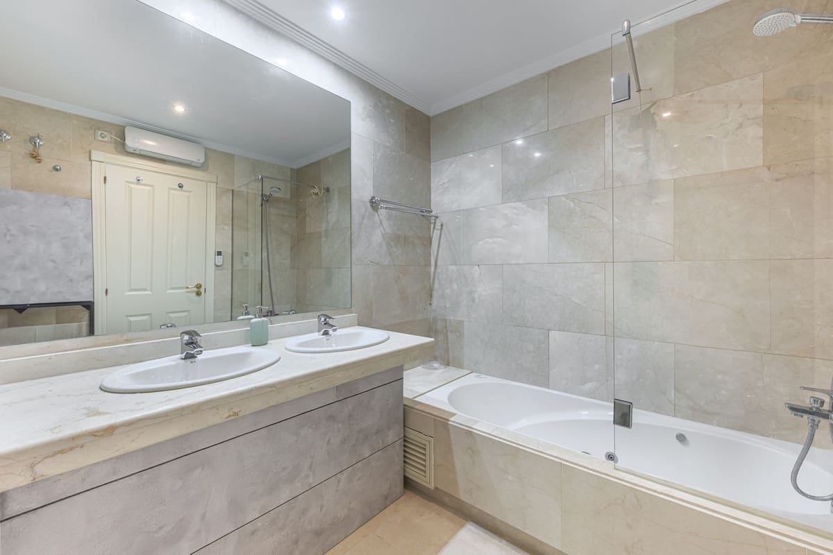 2 slaapkamer Appartement te koop in Buenas Noches met zwembad garage - € 359.000 (Ref: 10008045)